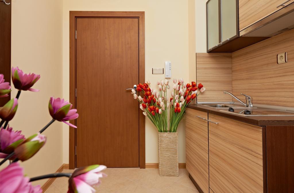 Stanny Court Aparthotel Nesebar Rum bild
